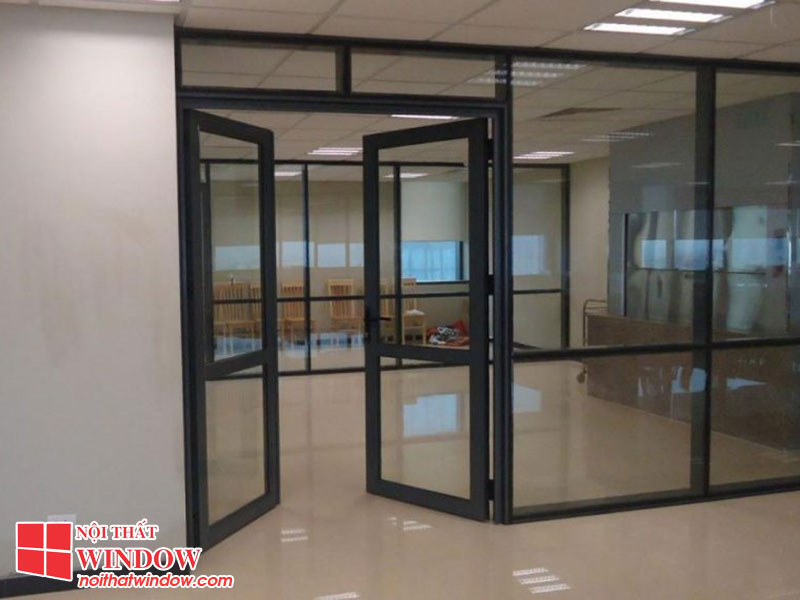 Mẫu cửa nhôm xingfa phòng khách 2 cánh mở quay, mở lùa