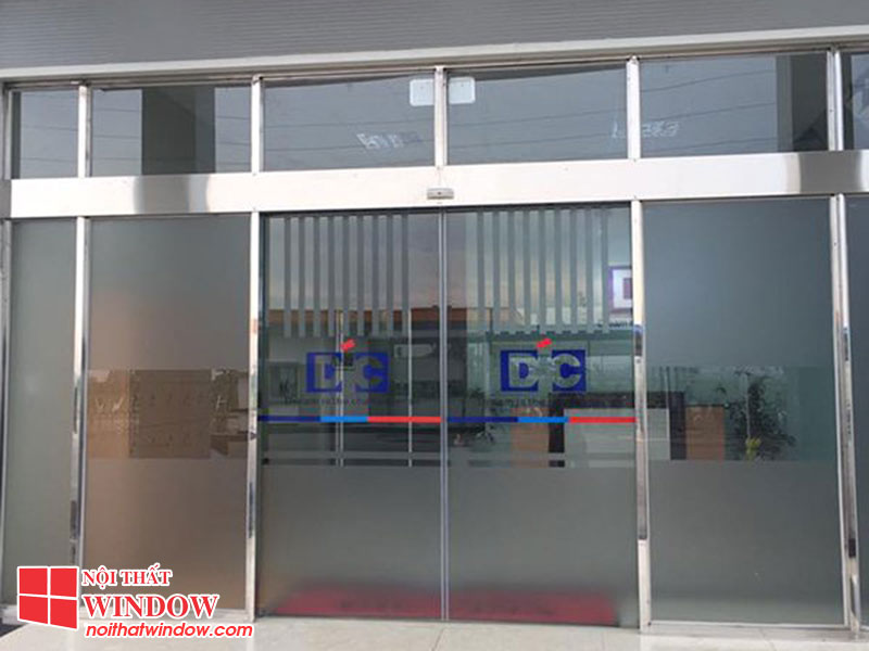 Cửa kính cường lực tự động